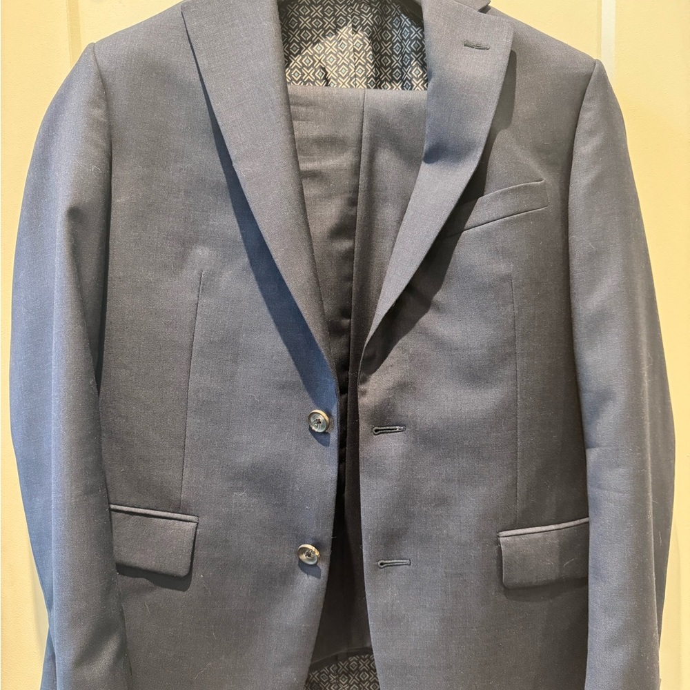 Ted Baker London Navy Blue suit - size 40R / 4 Tailored slim fit